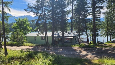 From the excellent Echo Lake frontage stretching 132 feet you'll - photo 20