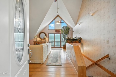 First time on the market, this cozy waterfront cabin graces the - photo 7