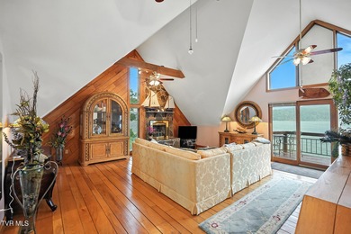 First time on the market, this cozy waterfront cabin graces the - photo 8