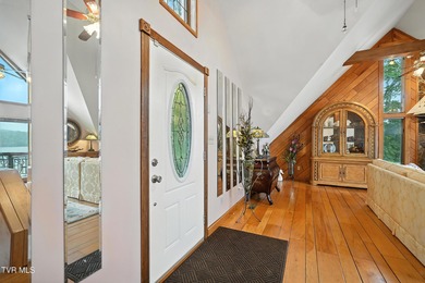 First time on the market, this cozy waterfront cabin graces the - photo 10