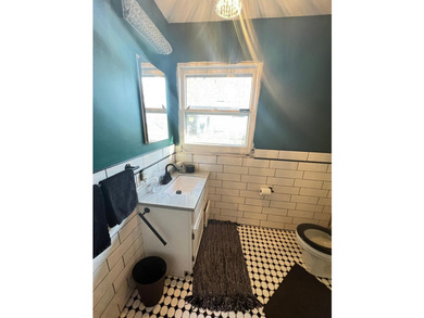 Take a look at this multi-level, 4-bed, 3-bathroom year-round - photo 14