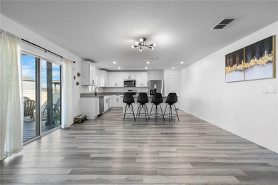 Spacious single-family home featuring 4 bedrooms and 2.5 - photo 15