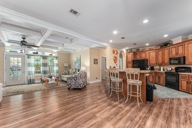 Immaculately maintained and offering more than 2,200 square feet - photo 15