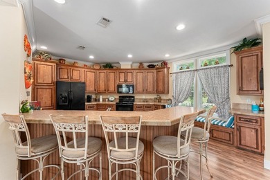 Immaculately maintained and offering more than 2,200 square feet - photo 18