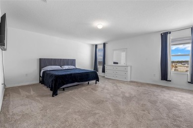 Spacious single-family home featuring 4 bedrooms and 2.5 - photo 22