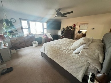 Take a look at this multi-level, 4-bed, 3-bathroom year-round - photo 24