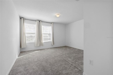 Spacious single-family home featuring 4 bedrooms and 2.5 - photo 26