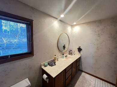 Take a look at this multi-level, 4-bed, 3-bathroom year-round - photo 26