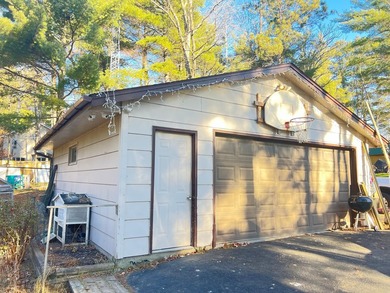 Take a look at this multi-level, 4-bed, 3-bathroom year-round - photo 31
