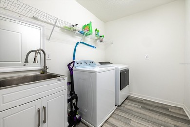 Spacious single-family home featuring 4 bedrooms and 2.5 - photo 33