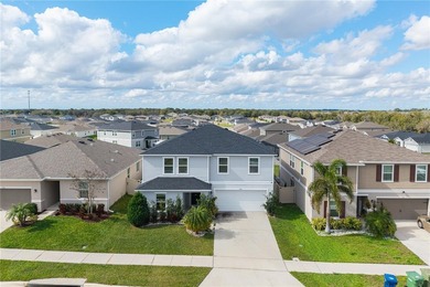 Spacious single-family home featuring 4 bedrooms and 2.5 - photo 43