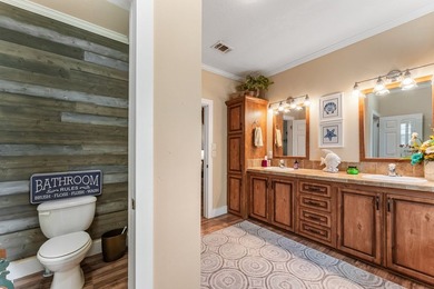 Immaculately maintained and offering more than 2,200 square feet - photo 47