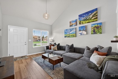 Don't miss your chance to own this fully renovated and - photo 4