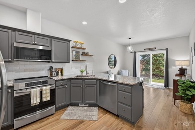 Don't miss your chance to own this fully renovated and - photo 7