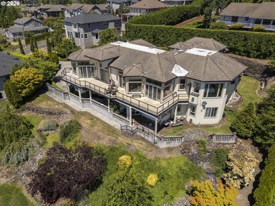 Big main house with Duplex below. Three homes on one tax lot - photo 3