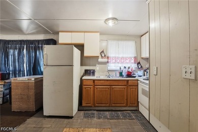 Investor special or great starter home in the desirable - photo 11