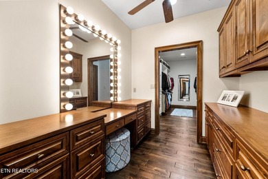 Magnificent upscale custom built estate with stack stone and - photo 36