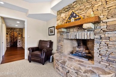 Magnificent upscale custom built estate with stack stone and - photo 46