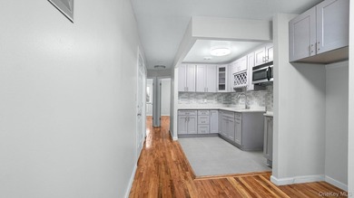 Fully renovated 2-family, 2007 brick-built house. Features 3 bed - photo 12