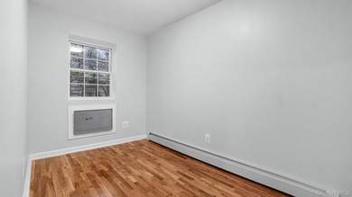 Fully renovated 2-family, 2007 brick-built house. Features 3 bed - photo 16