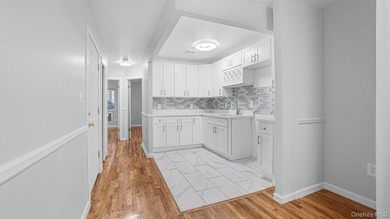 Fully renovated 2-family, 2007 brick-built house. Features 3 bed - photo 19