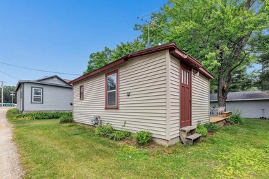 Two cabins offered together for one price, providing excellent - photo 32