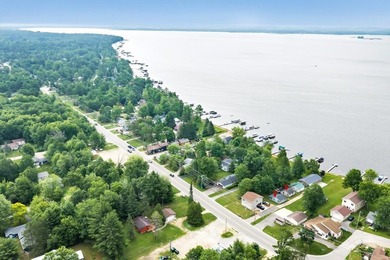 Two cabins offered together for one price, providing excellent - photo 37