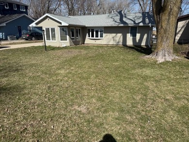JUST IN TIME FOR SUMMER! Take a look at this well maintained - photo 2