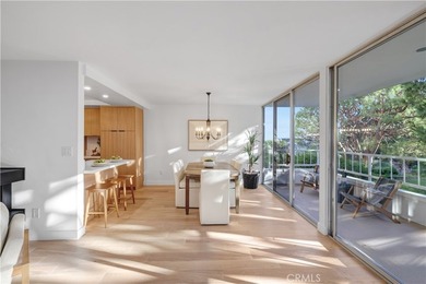 Welcome to sophisticated coastal living at its finest! This - photo 12