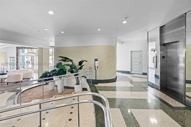 Bright and spacious first-floor walk-up residence with direct - photo 21