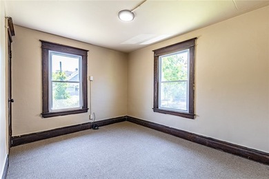 Another Rockin' Rochester offering! This spacious home boasts - photo 23