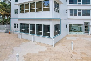 Bright and spacious first-floor walk-up residence with direct - photo 25