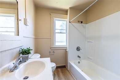 Another Rockin' Rochester offering! This spacious home boasts - photo 30