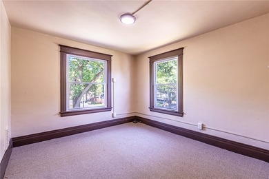 Another Rockin' Rochester offering! This spacious home boasts - photo 31