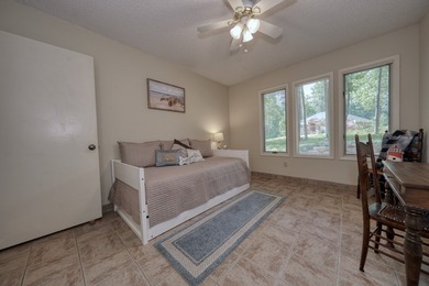 Welcome to your serene retreat in the beautiful, gated community - photo 33