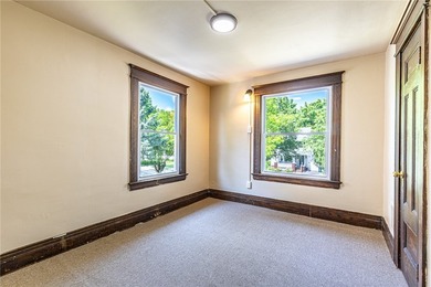 Another Rockin' Rochester offering! This spacious home boasts - photo 34