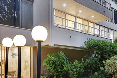 Welcome to sophisticated coastal living at its finest! This - photo 39
