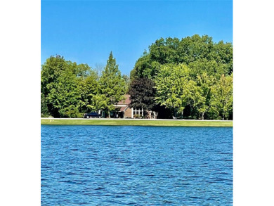 Foxcliff Lake Home For Sale in Martinsville Indiana