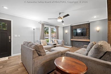 Beautiful and fully furnished Clayton Home -Freedom Soho! This 4 - photo 5