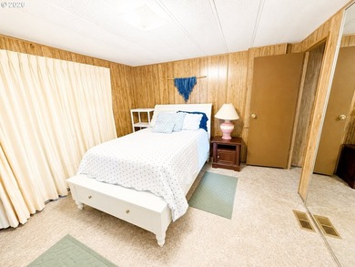 Coastal living at an unbeatable value! This charming 2-bedroom - photo 12