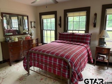 NESTLED AMONG TREES IS YOUR PRIVATE PARADISE FOR THIS NOSTALGIC - photo 14