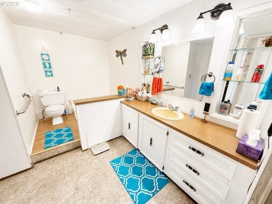 Coastal living at an unbeatable value! This charming 2-bedroom - photo 14