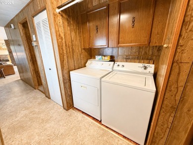 Coastal living at an unbeatable value! This charming 2-bedroom - photo 16