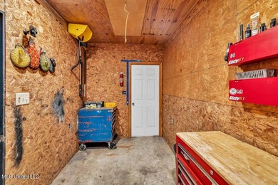 BACK ON THE MARKET!! Charming 3 Bed, 2 Bath Home on 2.45 Acres - photo 34