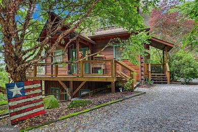 Discover this rustic luxury home, perfectly positioned to - photo 6