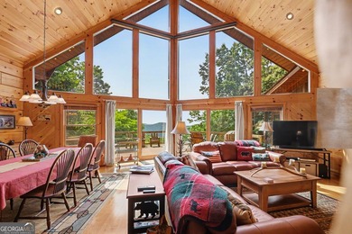 Discover this rustic luxury home, perfectly positioned to - photo 9