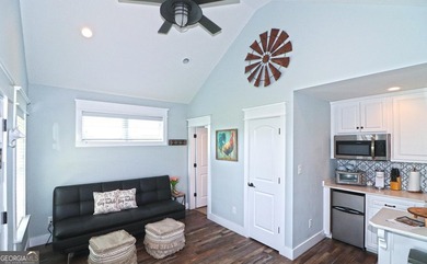 Welcome to Iron Horse, a beautifully designed property - photo 42