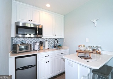 Welcome to Iron Horse, a beautifully designed property - photo 44