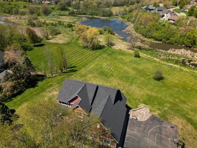 Welcome to your own private retreat in the highly sought-after - photo 2