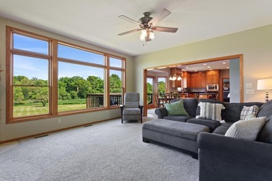Welcome to your own private retreat in the highly sought-after - photo 7